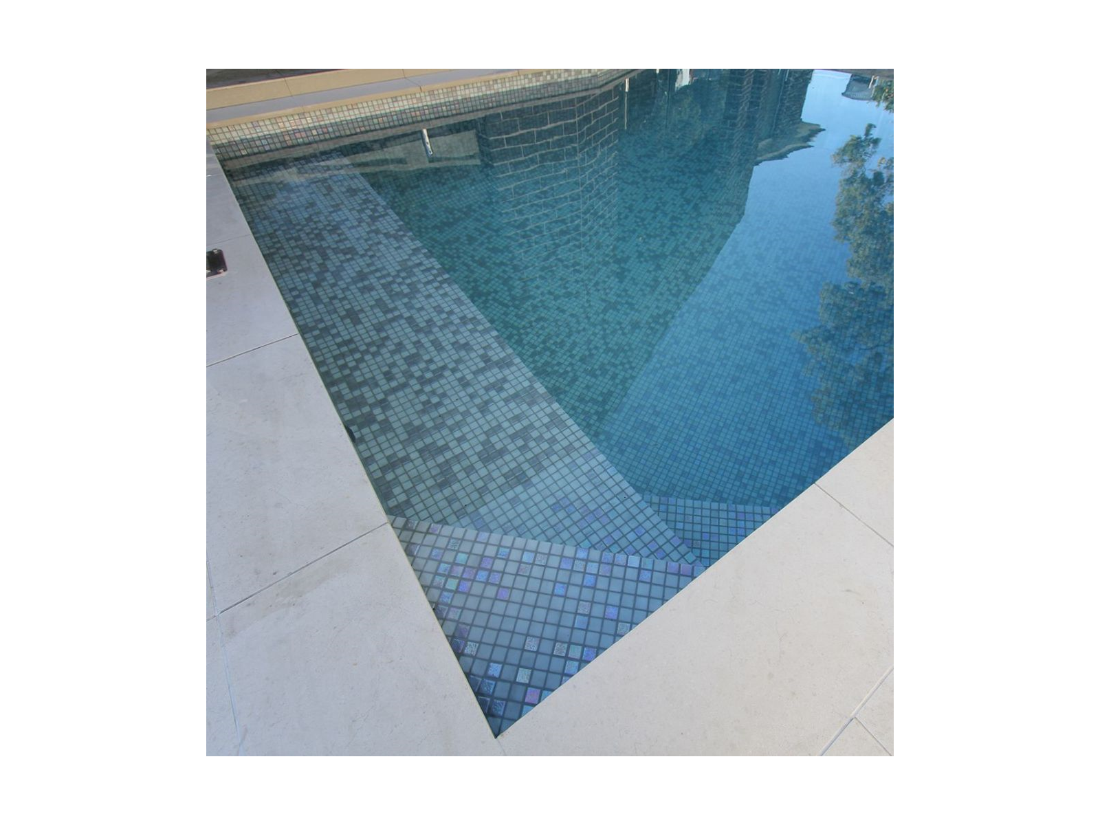 Iridescent Stone 2,5 31,2X49,5