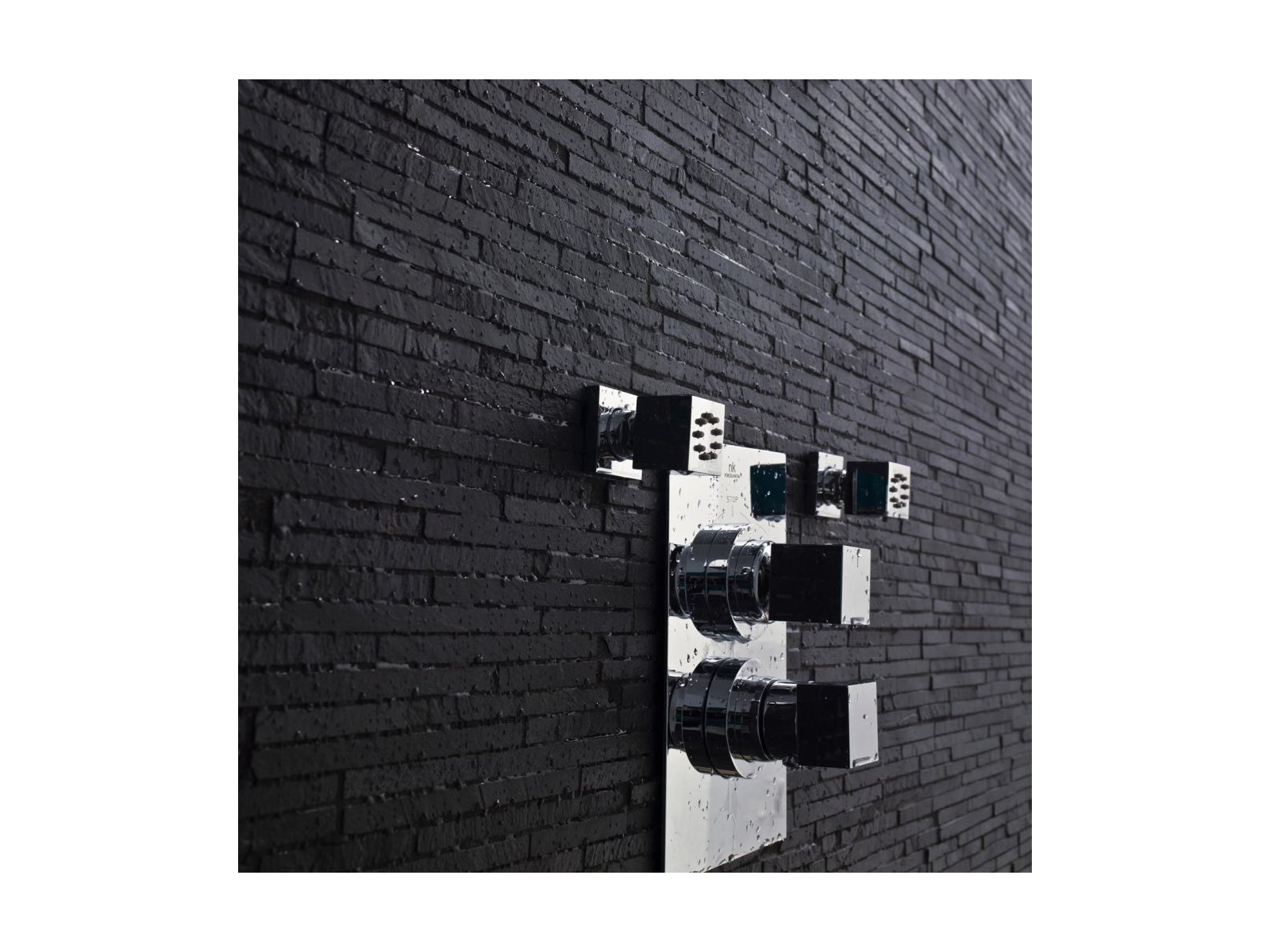 Outlines Mini Strip Bhutan 22,7X29,9